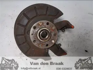 Volkwagen Golf 1.6 FSi 2003-2008 Fusee rechts voor