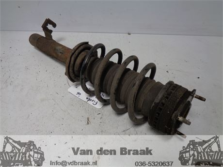 Ford Fiesta 1.3 16V 2002-2008 Veerpoot links voor