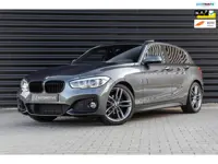 BMW 1-serie 118i High Executive / PANO / CARPLAY / STOELVERWARMING