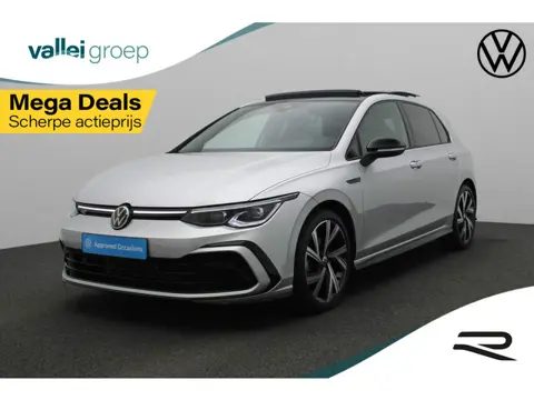 Volkswagen Golf 1.5 eTSI 150PK DSG R-Line Business Black Style | Pano | IQ Light | Keyless | Camera 