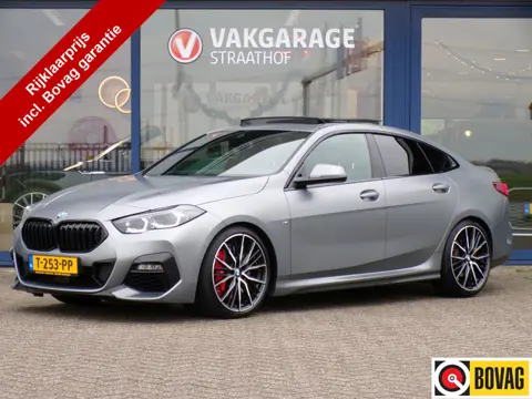 BMW 2 Serie Gran Coupé 220i, Harman Kardon / Schuifdak / Sensoren + Camera / Keyless / Leder / Stoel