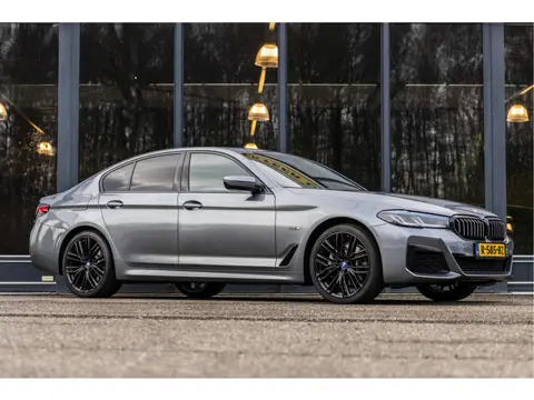 BMW 5 Serie 530e Business Edition Plus Schuif/kantel dak M-Sport