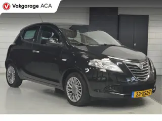 Lancia Y(psilon) Ypsilon 1.2 Black & Red //. 101.000 km // AIRCO // BLEU&ME //