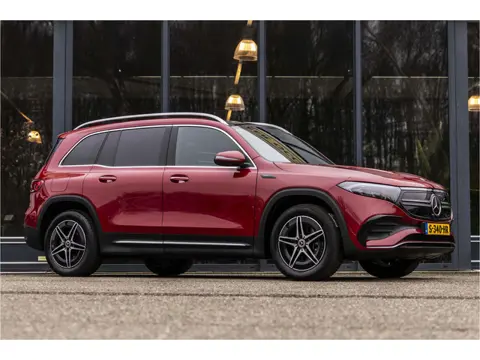 Mercedes-Benz EQB 300 4MATIC AMG Line 67 kWh (bj 2022)