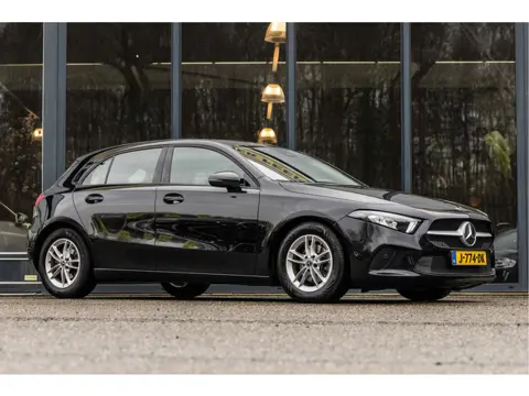 Mercedes-Benz A-Klasse 180 Business Solution (bj 2020)