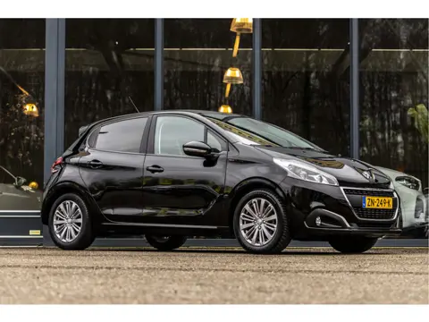 Peugeot 208 1.2 PureTech Signature (bj 2019)