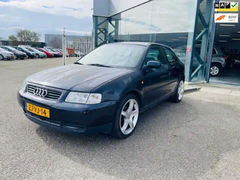 Audi A3 1.6 Attraction,Airco, NAP, Automaat