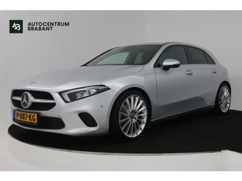 Mercedes-Benz A-klasse 180 d Premium Plus (ACHTERUITRIJCAMERA, NAVIGATIE, PARKEERSENSOREN, BLUETOOTH