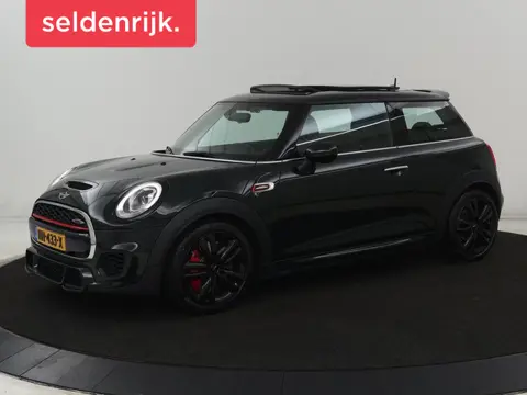 Mini Cooper 2.0 John Cooper Works | 231pk | Panoramadak |  Harman/Kardon | Full LED | Sportstoelen |