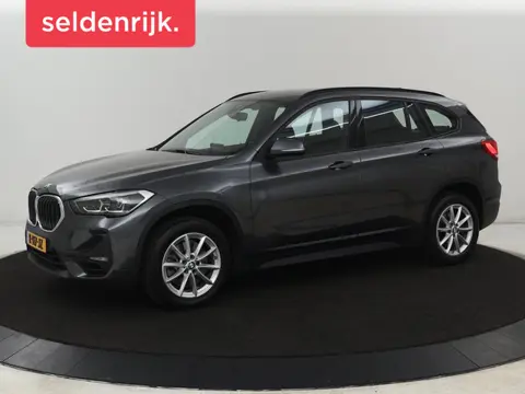 BMW X1 sDrive20i Executive | Sportstoelen | Head-Up |  Full LED | Navigatie | DAB | Climate control 