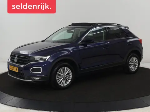 Volkswagen T-Roc 1.5 TSI Style | Panoramadak | Trekhaak |  Full LED | Carplay | Adaptive cruise | Na