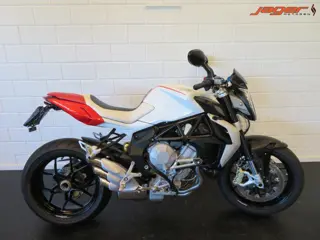 MV Agusta BRUTALE 800 NIEUWSTAAT HISTORIE (bj 2015)