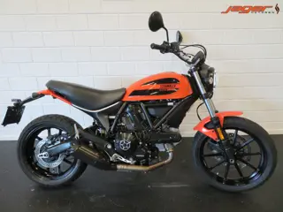 Ducati SCRAMBLER SIXTY 2 NIEUWSTAAT! (bj 2018)