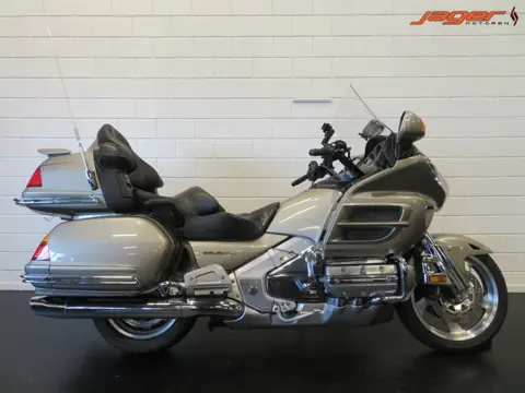 Honda GL 1800 GOLDWING ZEER VOL EN STRAK! (bj 2004)