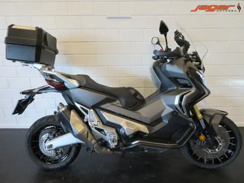 Honda X-ADV 750 ABS DCT NIEUWSTAAT!! (bj 2017)