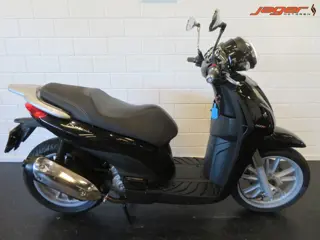 Piaggio CARNABY 300 ZEER FRAAI! (bj 2010)