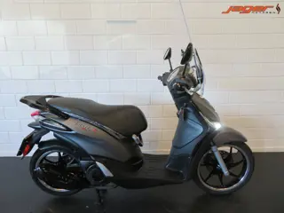 Piaggio LIBERTY 125 ZEER STRAK! (bj 2018)