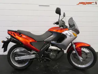 Aprilia PEGASO 650 I.E ZEER FRAAI! TOP CASE (bj 2001)
