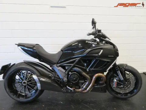 Ducati DIAVEL ZARD EDITION! (bj 2011)