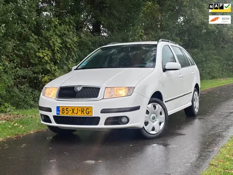Skoda Fabia Combi 1.4-16V Spirit+ | Cruise + Airco Nu € 1.750,-!|
