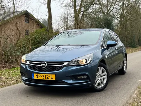 Opel Astra 1.0 Innovation | 1ste eigenaar + Dealeronderhouden + Keyless + Camera + Navi Nu € 6.999,-