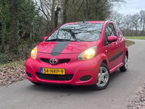 Toyota Aygo 1.0-12V Comfort | Nieuwe apk + Toerenteller Nu € 1.499,-!!!