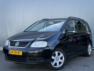 Volkswagen Touran BJR 2006 1.6-16V FSI 116 PK Business APK 01-2027! | CLIMA | TREKHAAK | CRUISE