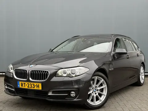 BMW 5 Serie Touring BJR 2013 520i 184 PK High Executive AUTOMAAT | PANORAMADAK | ELEK. TREKHAAK | LE
