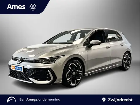 Volkswagen Golf 1.5 150pk eTSI R-Line Edition Dodehoeksensoren | Achteruitrijcamera | Stoelverwarmin