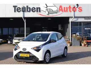Toyota Aygo 1.0 VVT-i x-play Airco, Automaat, Camera, Apple Carplay, Elektrische ramen