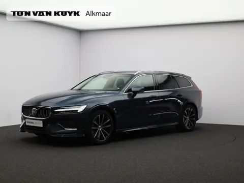 Volvo V60 T6 350PK Plug-in hybrid AWD Core Bright / Trekhaak / Exterior Stylingkit/  360 Camera / Li