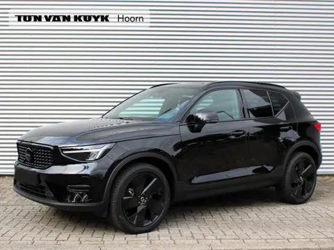 Volvo XC40 2.0 B4 Plus Black Edition Automaat / Panoramadak / Privacy Glass / Microtech Nubuck bekle