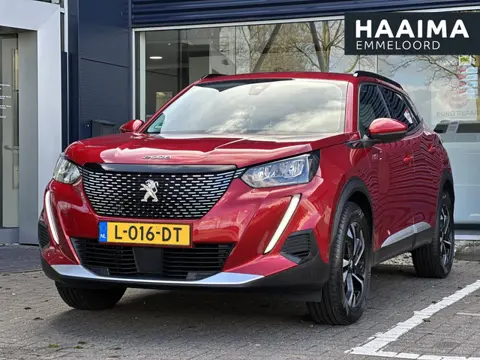 Peugeot 2008 1.2 PureTech 130pk Allure | Trekhaak | Apple Carplay/Android Auto | Navigatie | Climate