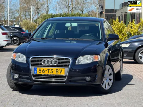 Audi A4 Limousine 1.6 Pro Line Business | Navigatie | Parkeersensoren | Trekhaak | Airco | Cruise co