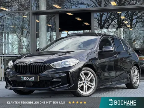 BMW 1-serie 118i Business Edition Automaat 136PK | M-Sport | Panoramadak | Navigatie | Achteruitrijc