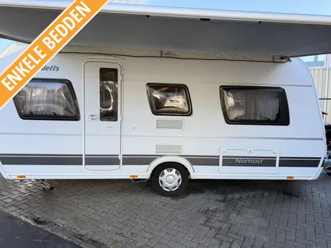 Dethleffs Nomad 470 EL 2 BEDDEN ZITGROEP LUIFEL