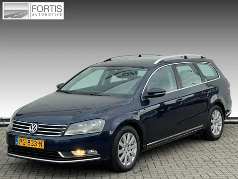 Volkswagen Passat Variant 2.0 TDI Highline BlueMotion NL AUTO | PANO | STOELVERW | TREKHAAK
