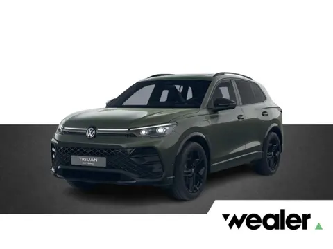 Volkswagen Tiguan R-Line Edition 1.5 eHybrid 200 kW / 272 PK DSG | Black Style | Panoramadak | Trekh