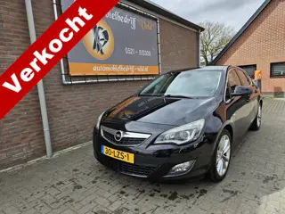 Opel Astra 1.6 Turbo Cosmo (bj 2010)