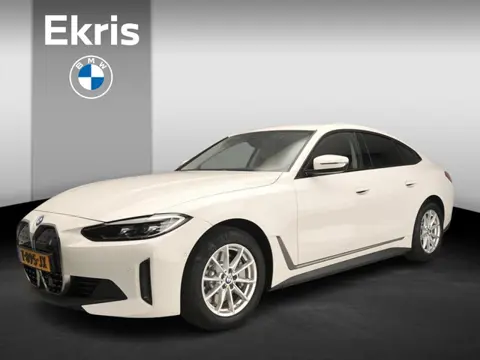 BMW i4 Gran Coupé eDrive40 | LED | Leder | HUD | Sportstoelen | Stoelverwarming | Achteruitrijcamera