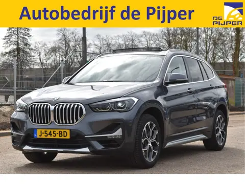 BMW X1 sDrive20i VDL Nedcar Edition 192 PK | NL-Auto | HUD | Pano.dak | DAB | Afn.trekhaak | Camera 
