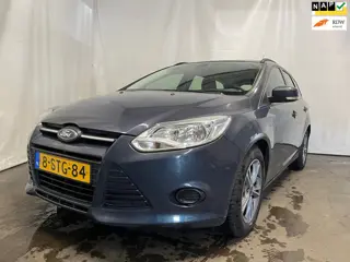 Ford Focus Wagon 1.0 EcoBoost Edition MOTOR SCHADE!!