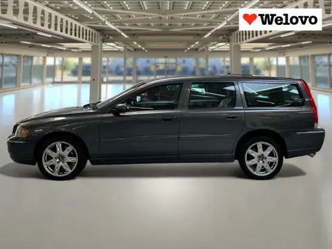 Volvo V70 2.5T AWD Summum Dealer auto, trekhaak, leder, carkit,....
