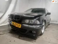 BMW 5-serie Touring 530i Lifestyle Executive - Front Schade