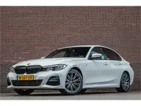 BMW 3 Serie 318i M Sport, Stoelverwarming, Carplay, Alcantara, Sfeerverlichting, DAB+, PDC, Navigati