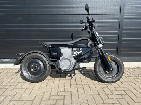 BMW CE 02 (bj 2025, automaat)