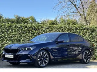 BMW 5 Serie 550e xDrive | M-Sport Pro | 21'' | Panorama. | Driv. Prof. | Stoelvent. | Head-Up | Park