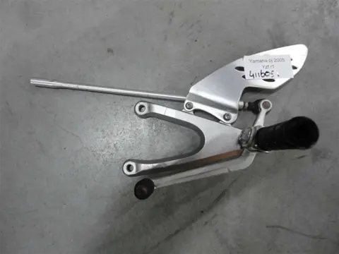 LINKER SCHETSPLAAT Yamaha YZF R1 2004 - 2006