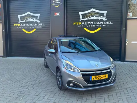 Peugeot 208 1.2 PureTech Allure pano& nieuwe distributieriem