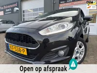 Ford Fiesta 1.0 Style Ultimate met parkeersensoren en navigatie en bluetooth telefoon / media en cru